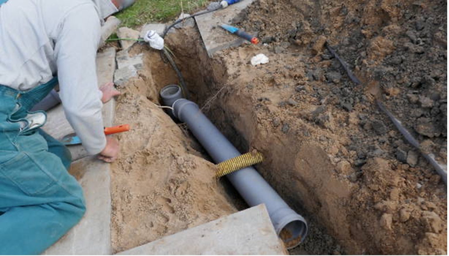 5 Red Flags That Your Sewer Pipeline Is Broken